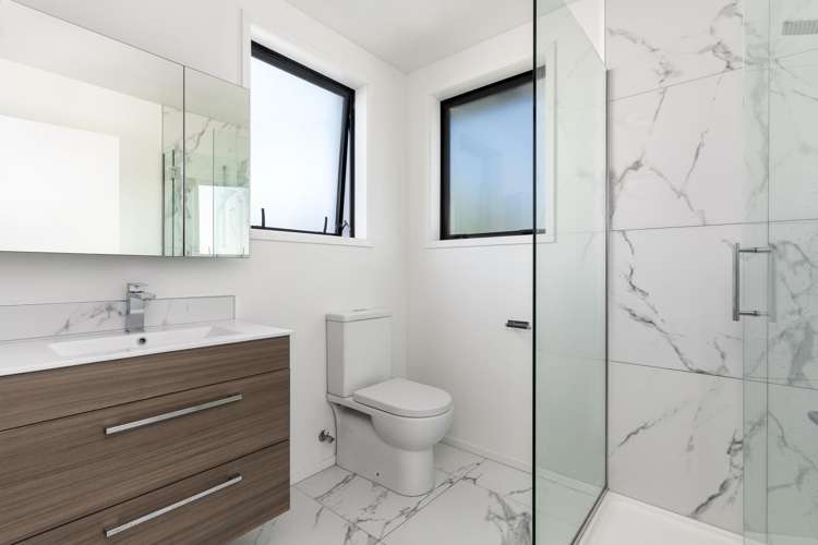 Unit 1/21 Hargest Crescent Sydenham_7