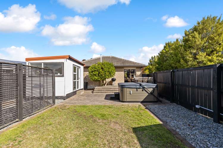 8 Gilwell Street Burwood_14