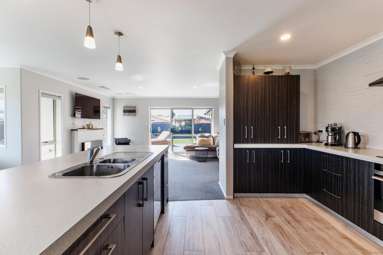 12 Omega Place_2