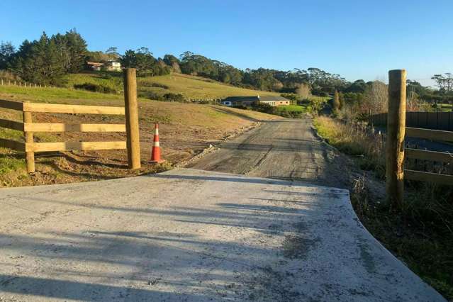 19 Elmore Road Paremoremo_3