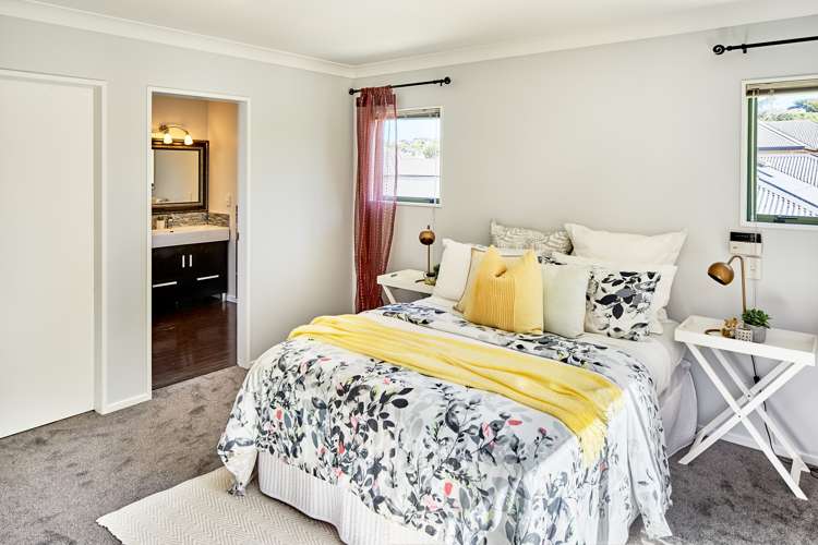 18 Chippenham Grove Churton Park_20