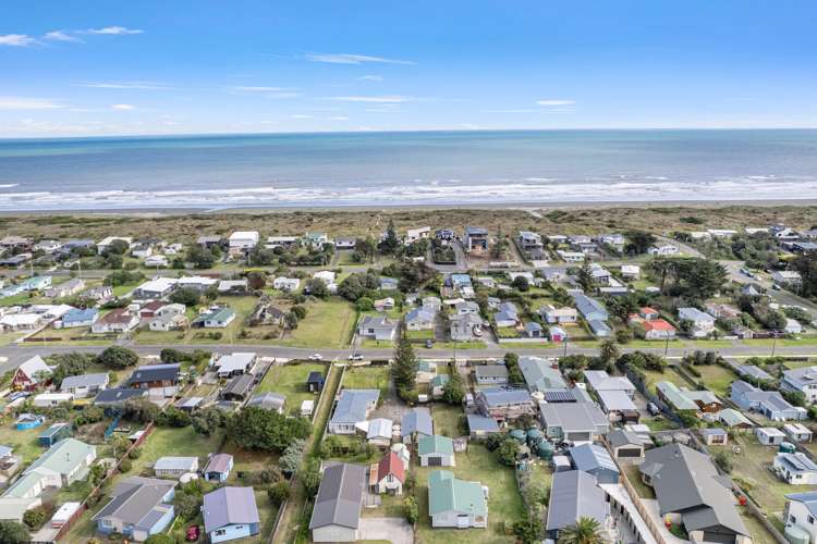 50 Park Avenue Waitarere Levin_1