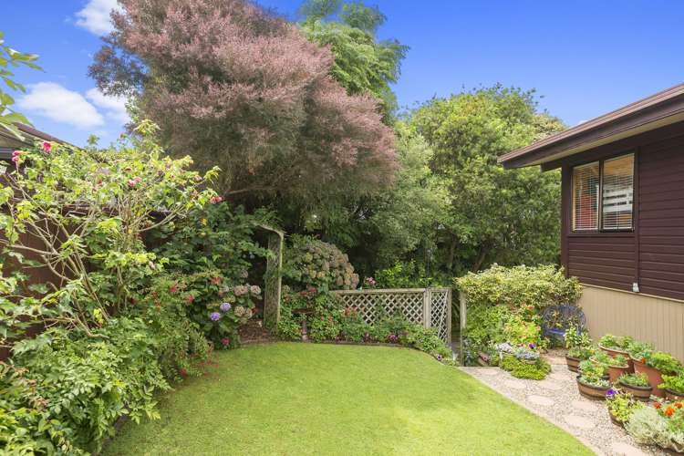 2/15 Billabong Place Botany Downs_15