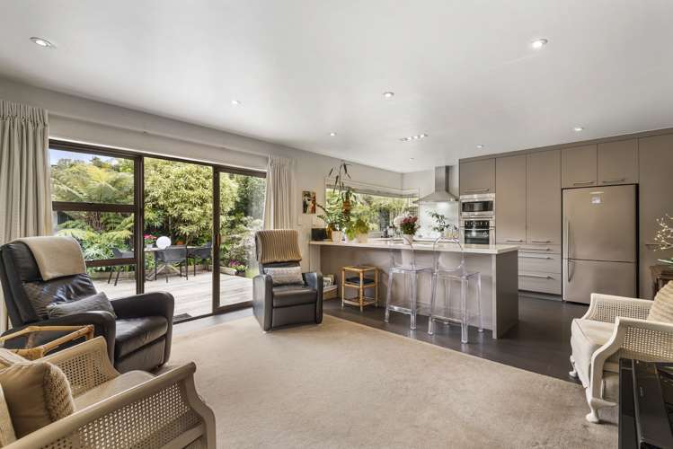21 Amante Crescent Mairangi Bay_12