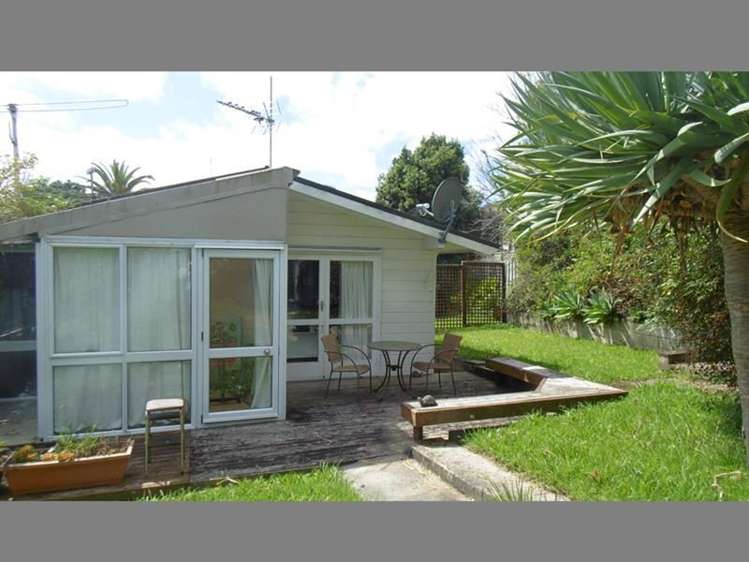 2/2 Selwyn Crescent Forrest Hill_0