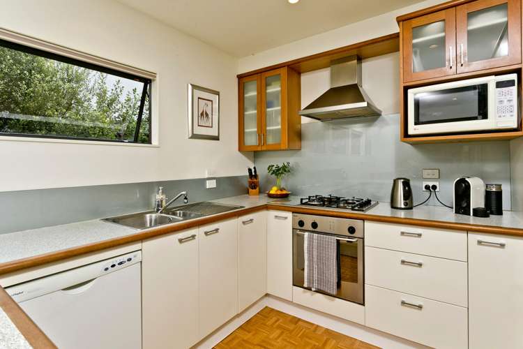 1/12 Herons Way Northcote_8