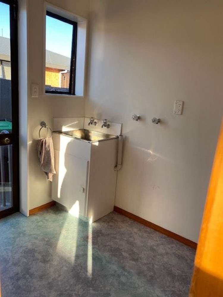 87a Church Street Seaview_10