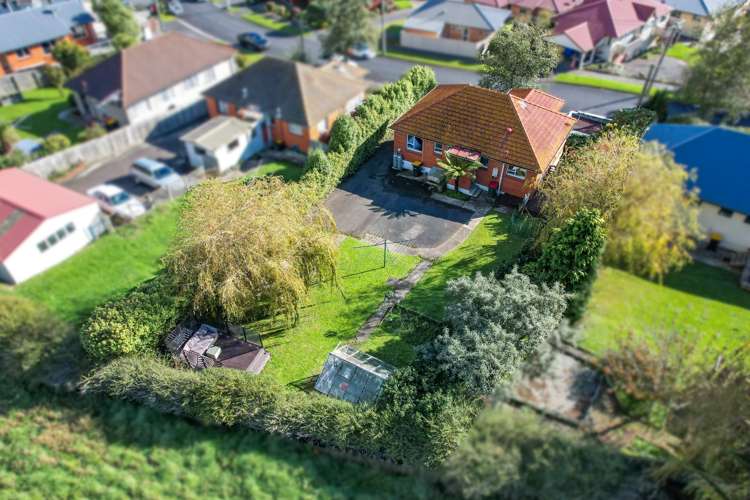 35 Burgess Street Green Island_17