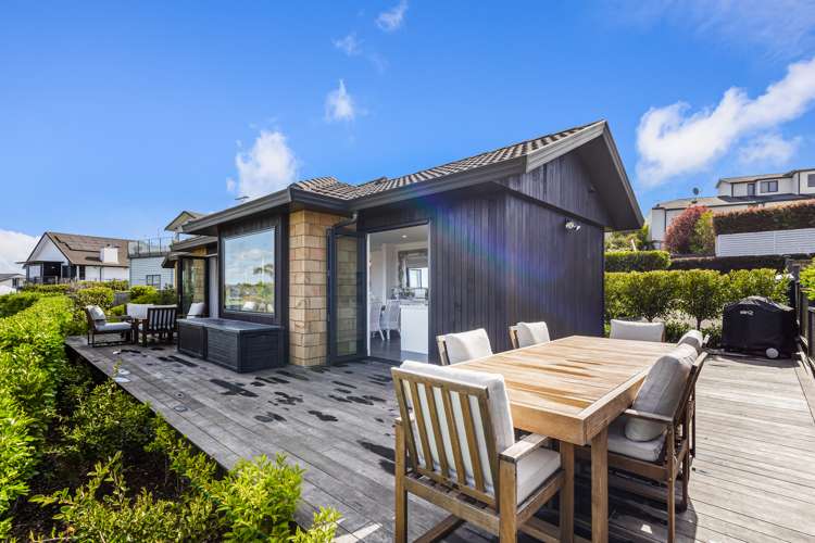 53 The Ritz Orewa_25