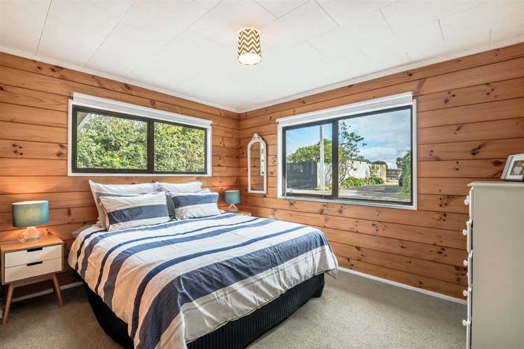 2/9 Teal Crescent Beach Haven_9