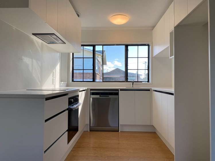 2/45 Shakespeare Road Milford_3