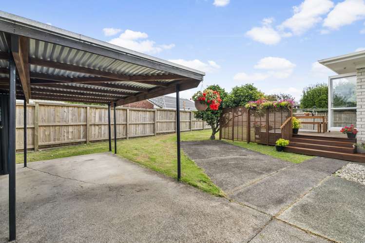 2/7 Hedge Row Sunnyhills_15