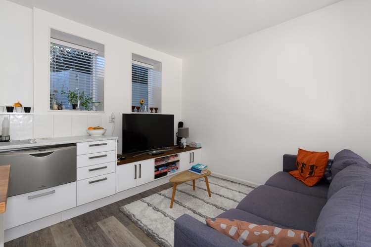 22 Seaview Road Otumoetai_19