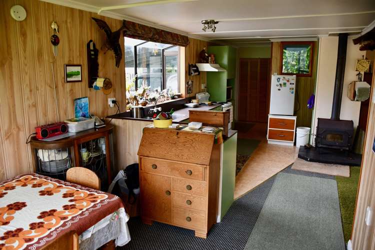 3 Wharf Road Karamea_5