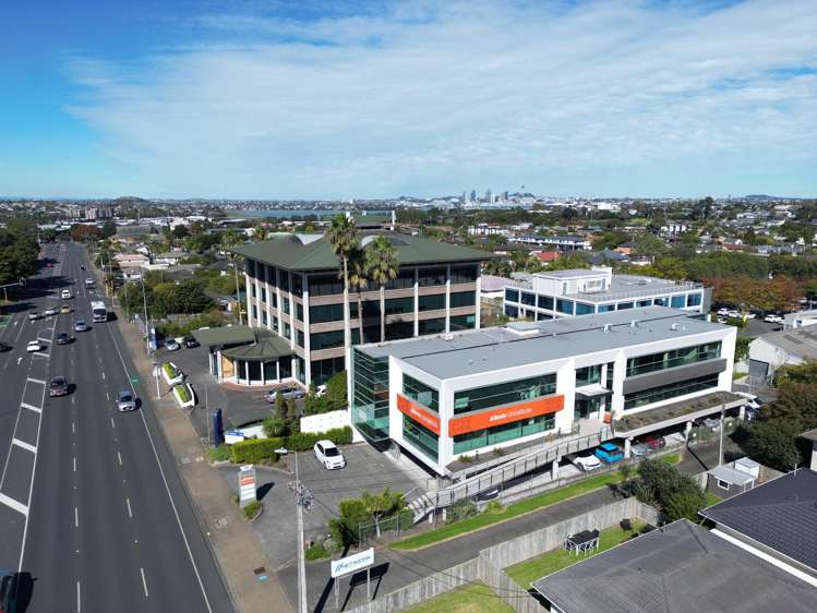 46 Taharoto Road Takapuna_12