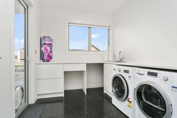 71 Baxter Michael Crescent Cambridge_16