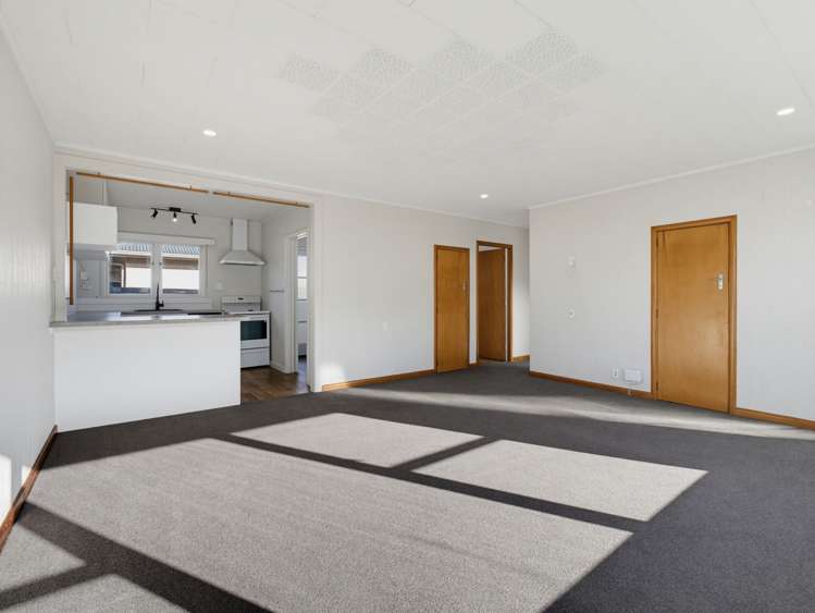 1/7 Tennyson Crescent Stoke_5