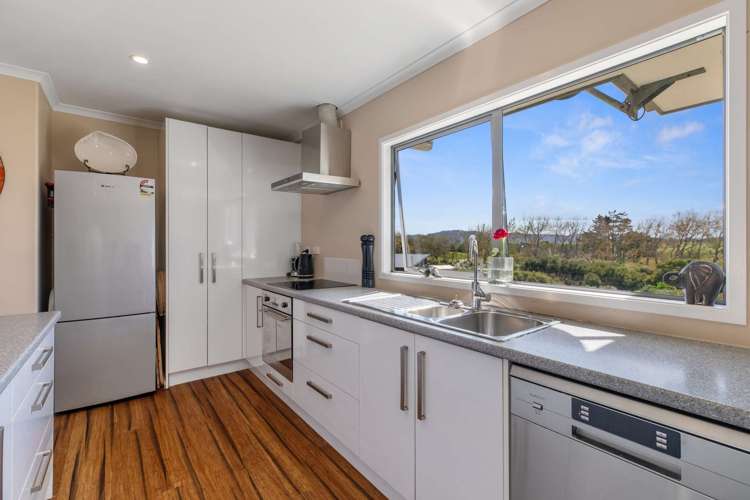 11 Lupis Way Kaiwaka_6