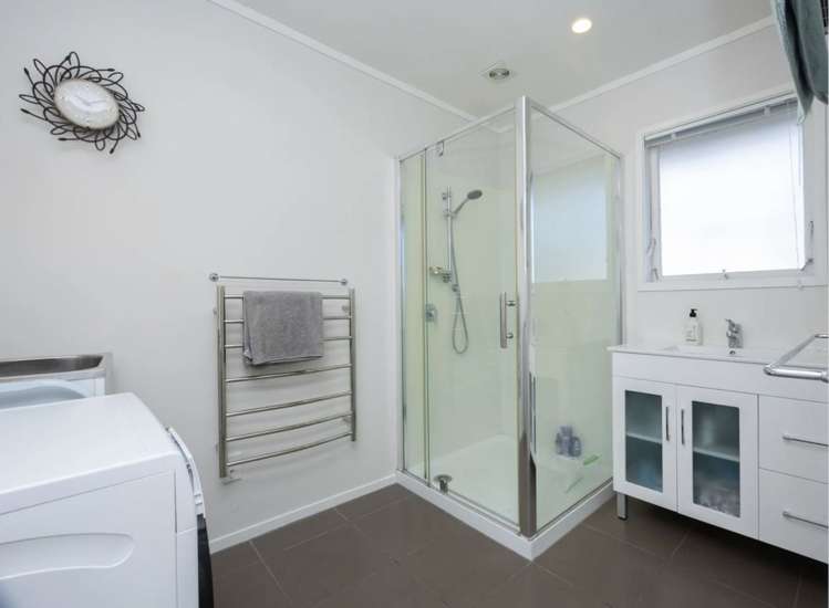 2/44 Turama Road Royal Oak_5