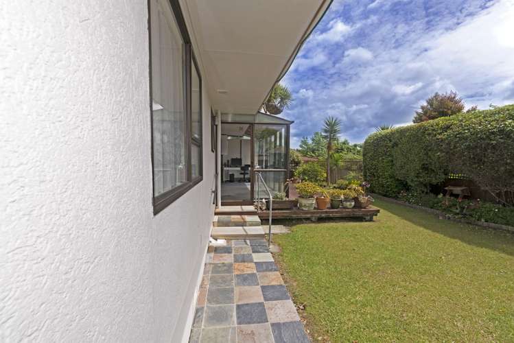 2 Rhinevale Close Henderson_17