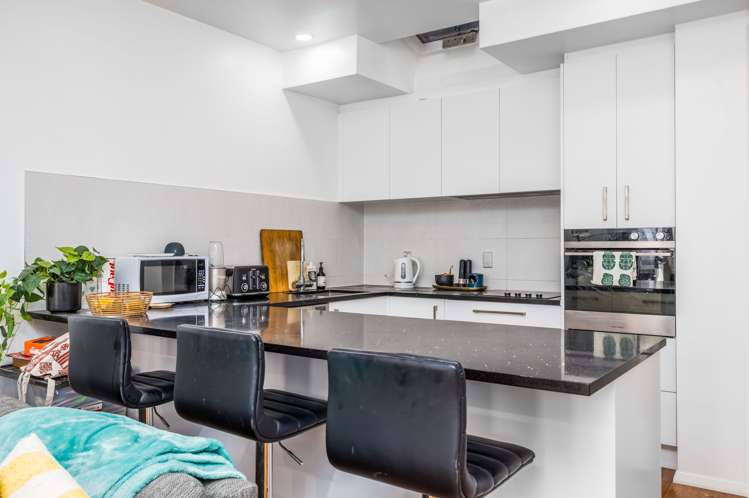 2/2 Upper Queen Street Auckland Central_5