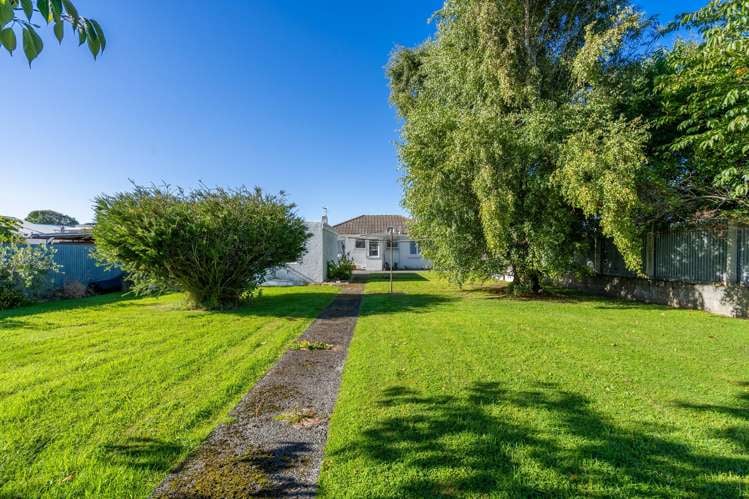 586 Tay Street Hawthorndale_23