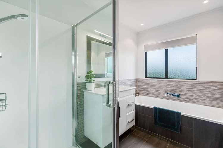 2/88 Gosford Drive Botany Downs_16