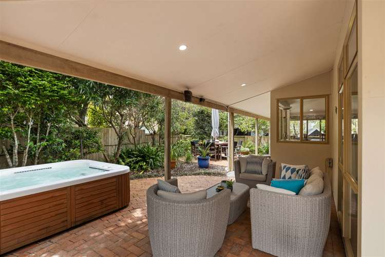 484 Beach Road Murrays Bay_15