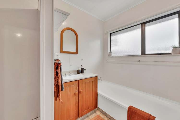 6 Helena Way The Wood_14