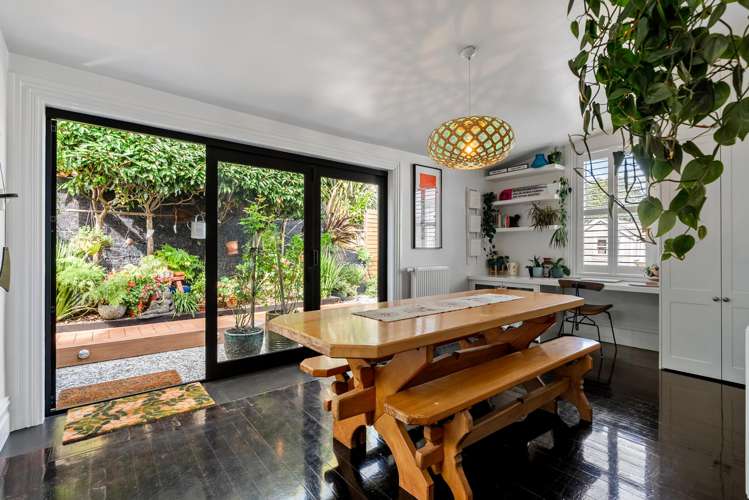 73 Austin Street Mount Victoria_11