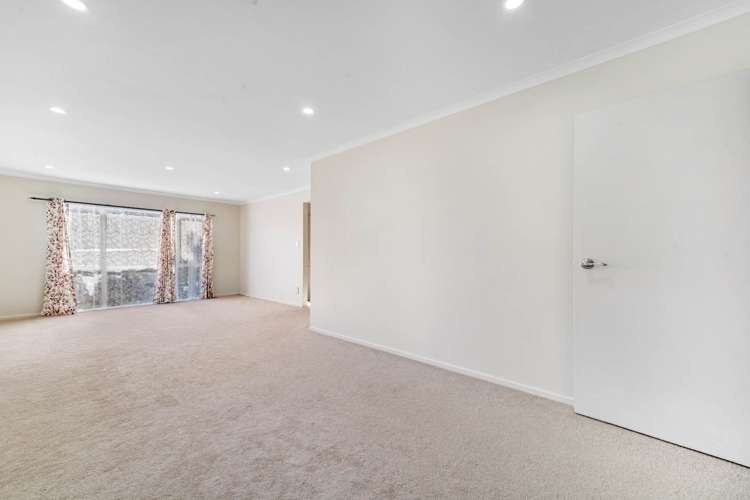 29 Coachman Drive Flat Bush_13