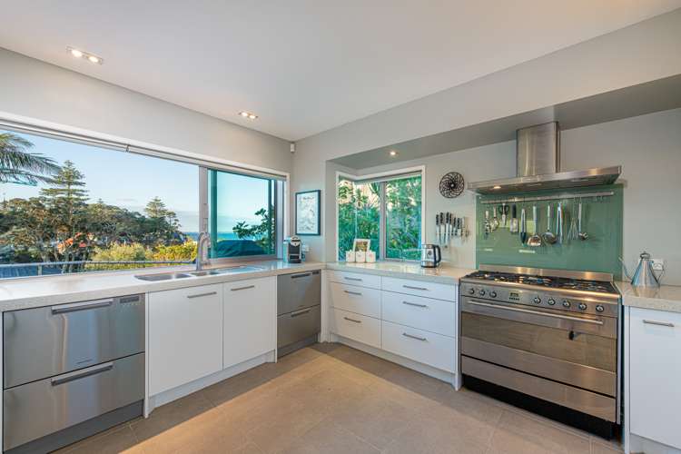 12 Whitby Crescent Mairangi Bay_13
