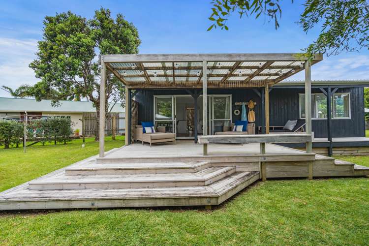 8 Ringer Avenue Matapouri_18