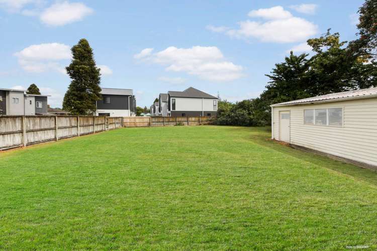 9 & 11A Kervil Avenue Te Atatu Peninsula_12