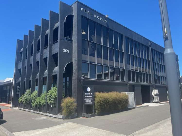 209 Queen Street East Hastings Central_7