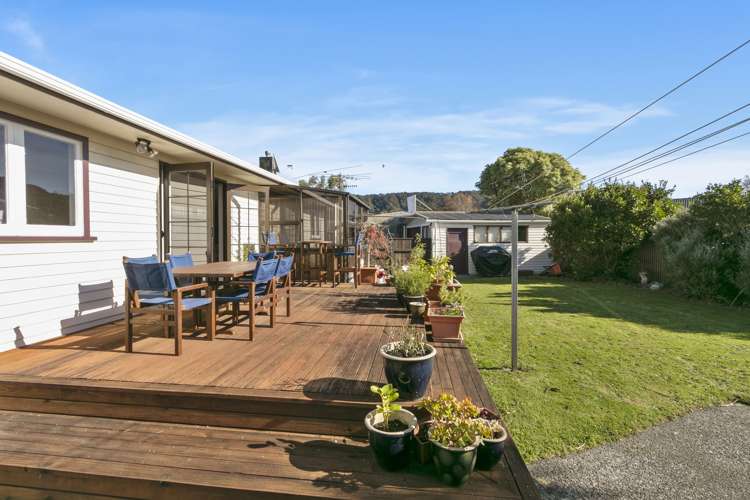 57 Parkway Wainuiomata_16