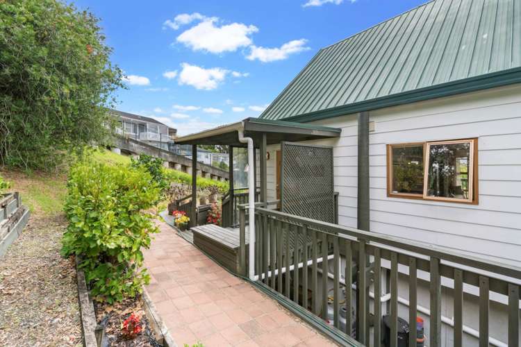 1/1 Mulberry Place Glenfield_10