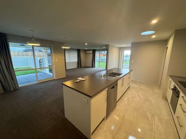 2 Bianca Crescent Stratford_1