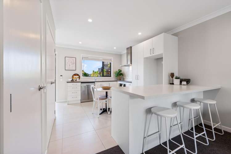 65 Glidepath Road Hobsonville_7