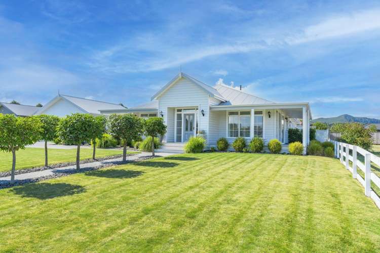 8 Pukatea Lane Kinloch_21