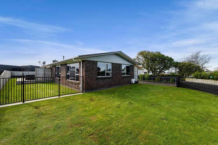 100 Pembroke Road West_0