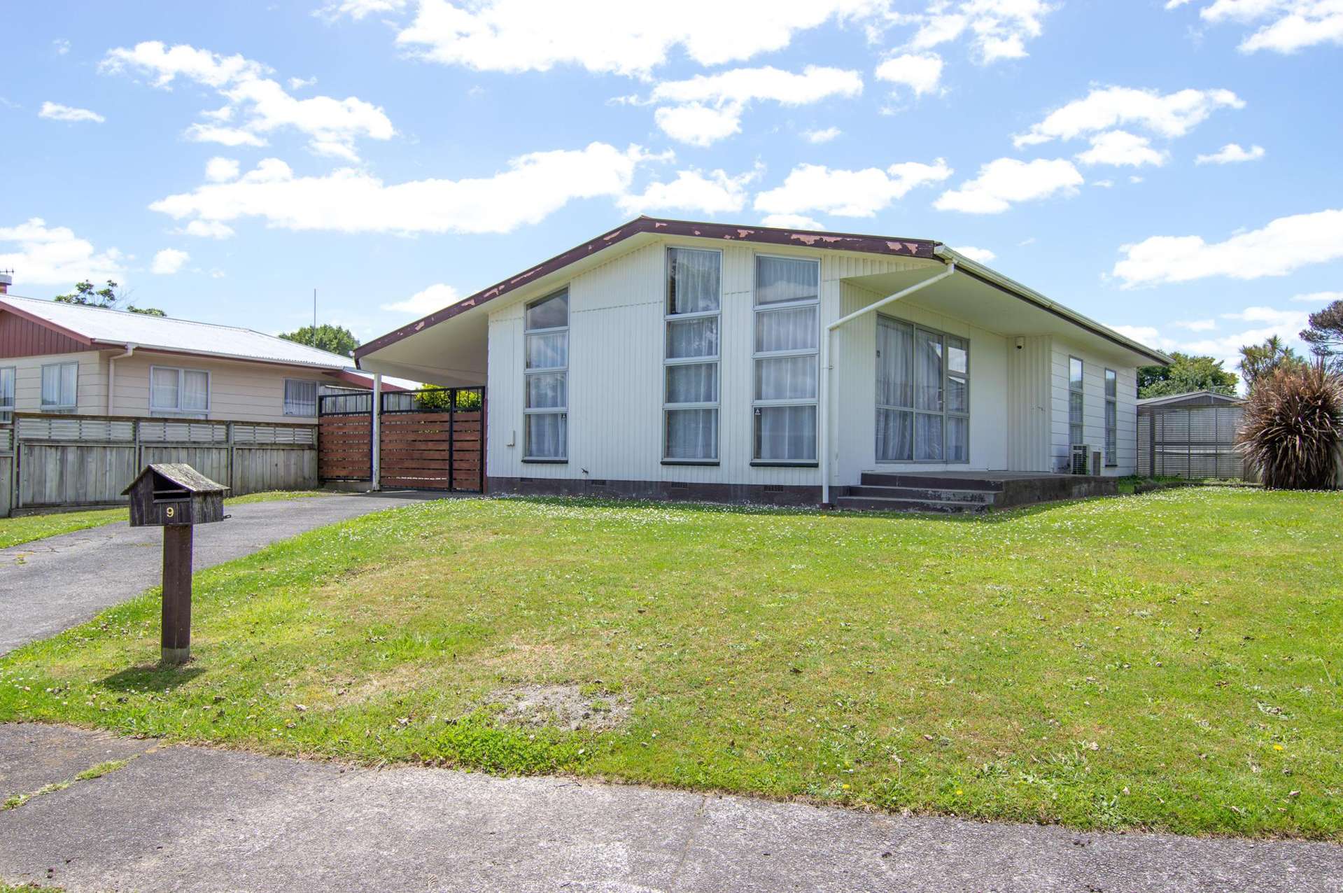 9 Pinedale Parade Milson_0