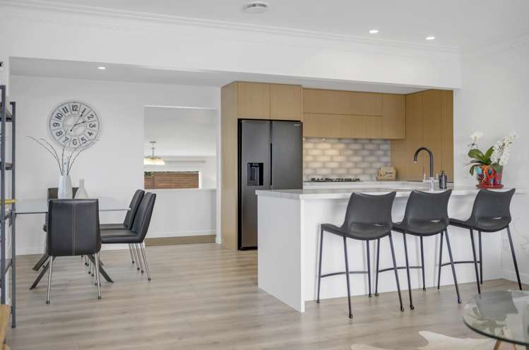 9 Bradbury Road Botany Downs_8