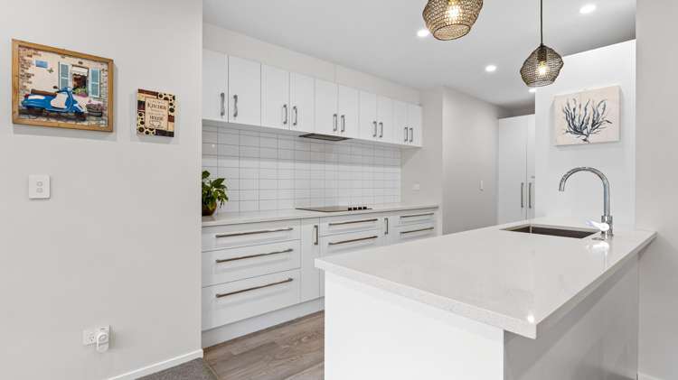 34 Noumea Drive Rangatira Park_5