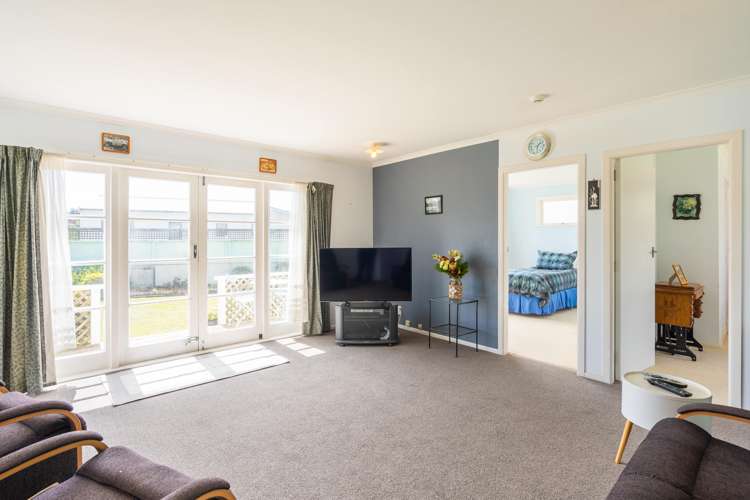 11 Adrian Grove Waikanae Beach_7