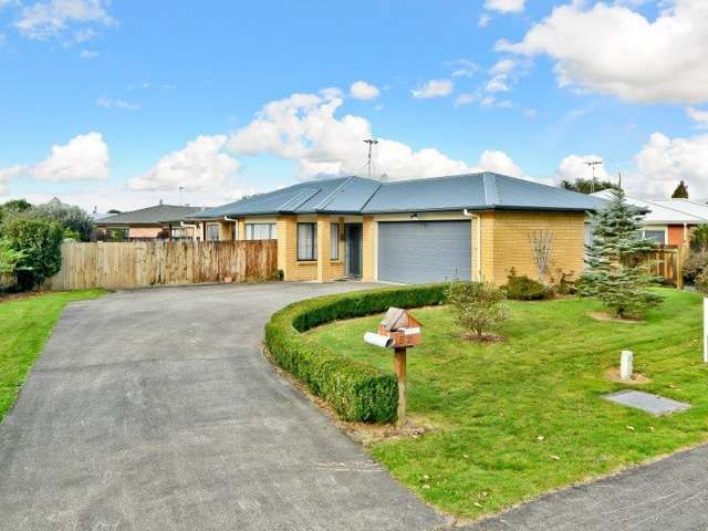 Perfect fully-fenced family home