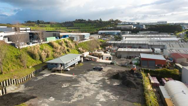 Yard & Office Silverdale - 3,000m2 + Available