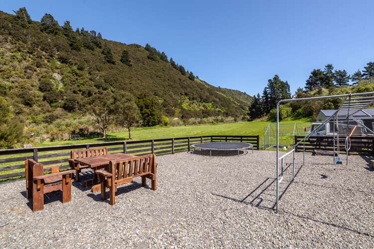 766 State Highway 2 Featherston_15