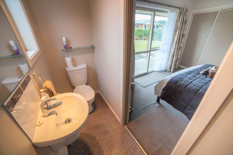 18 Motu-Au Close Manapouri_6