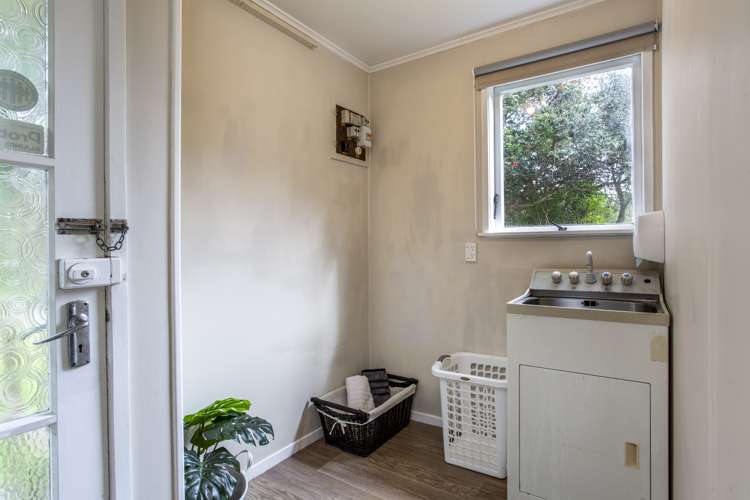 9 The Grove Titirangi_15